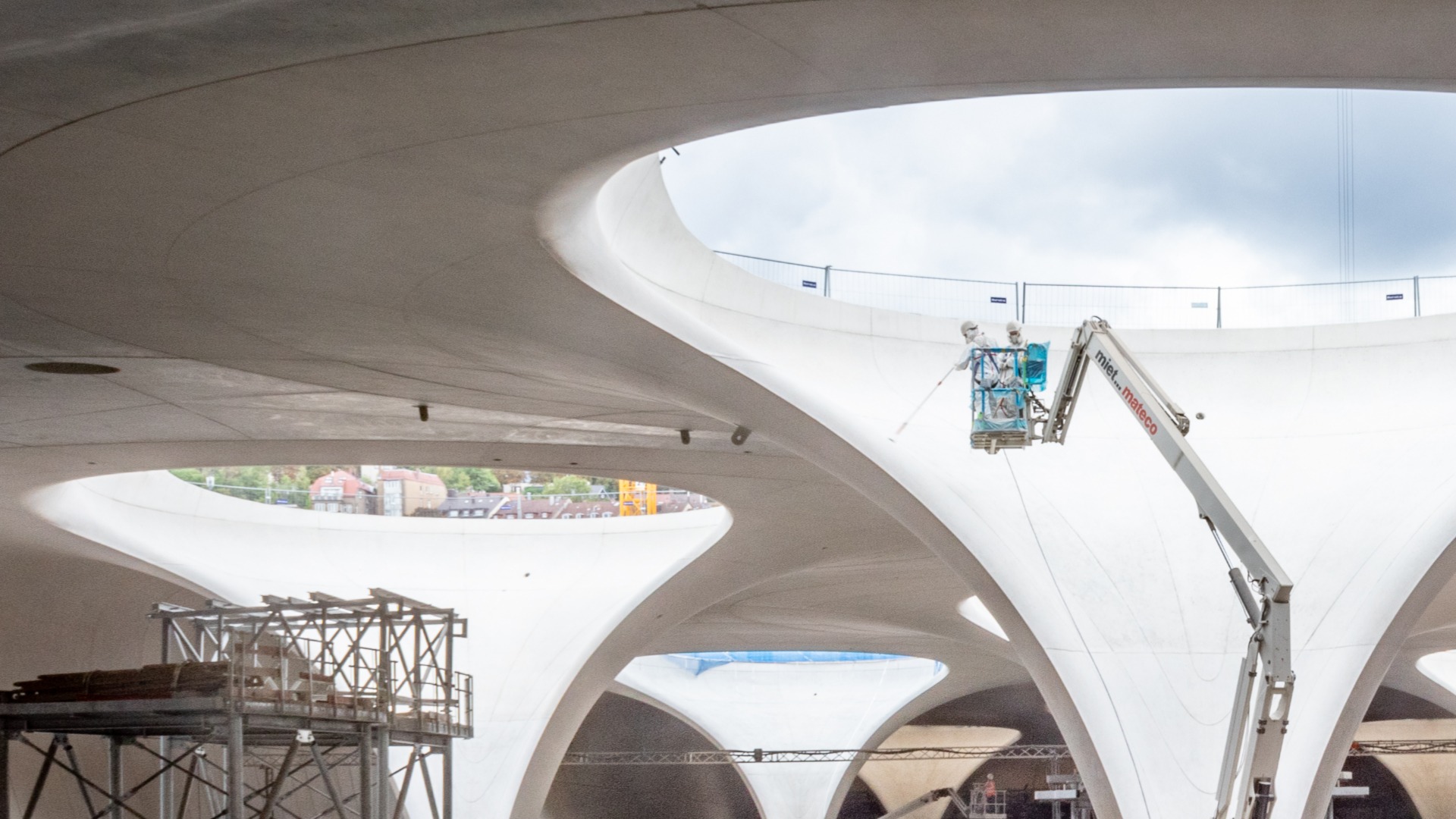 exposed concrete driveway Dubai